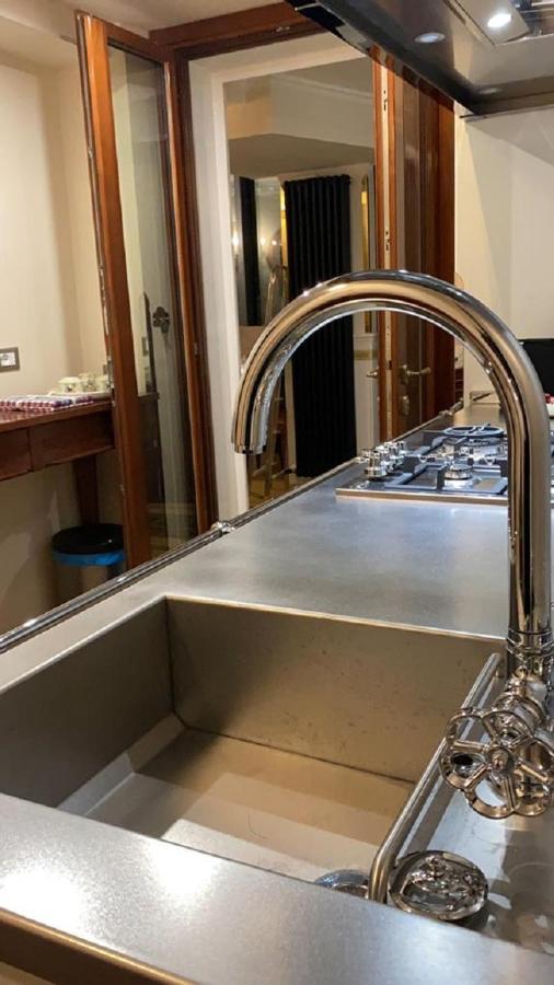 Hotel Regal House Roma Capucci 6 Zewnętrze zdjęcie