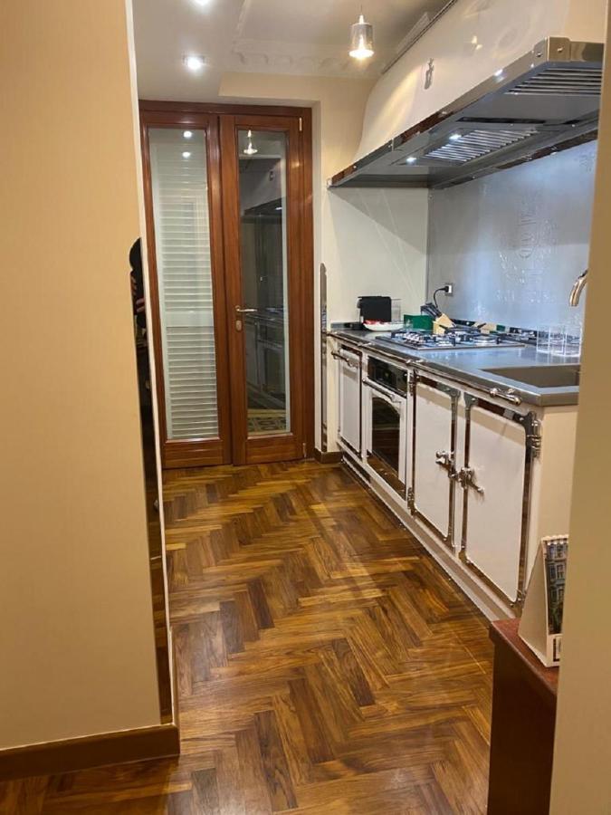 Hotel Regal House Roma Capucci 6 Zewnętrze zdjęcie